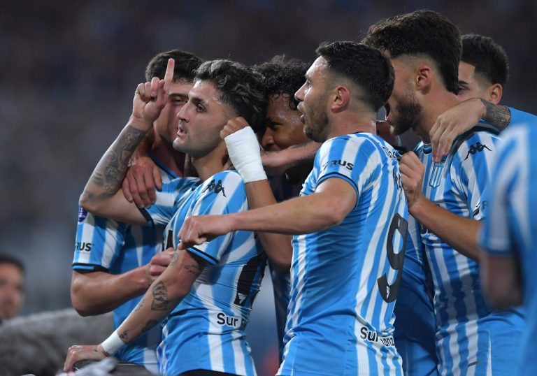 (VIDEO) HISTÓRICO: Racing goleó a Paranaense y está en semifinales