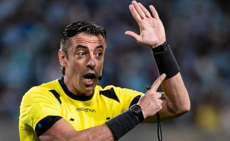 Raphael Claus será el juez central del Ecuador Vs. Paraguay por Eliminatorias