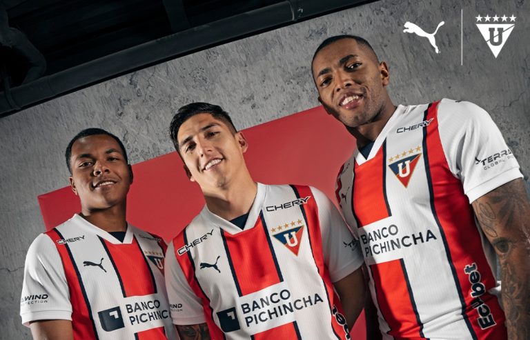 LDU presentó una nueva camiseta conmemorativa
