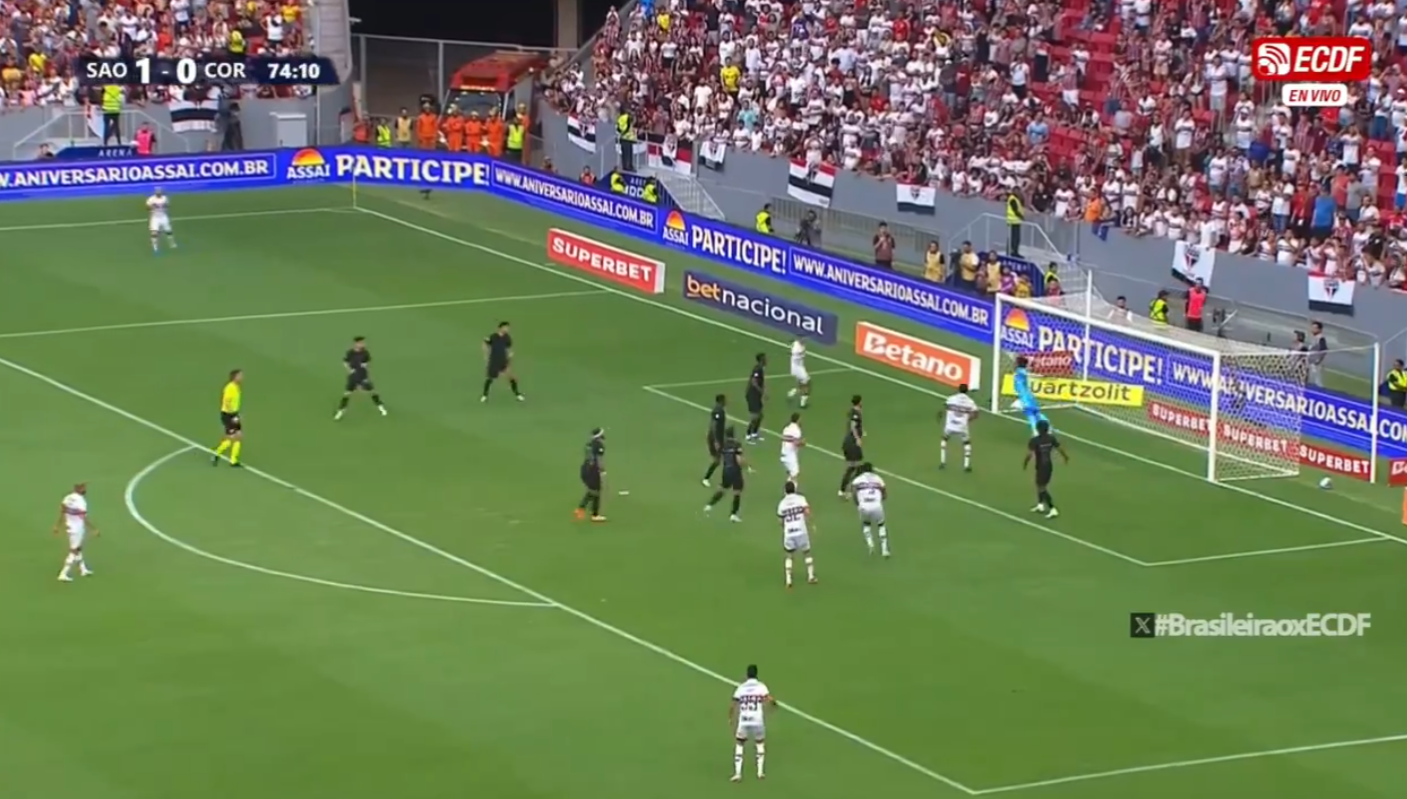 (VIDEO) CABEZAZO LETAL Robert Arboleda le anotó a Corinthians