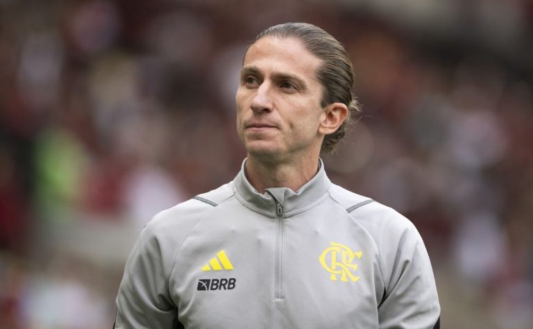 EL FLAMENGO DE GONZALO PLATA DESPIDE A TITE: Filipe Luis será el nuevo DT interino