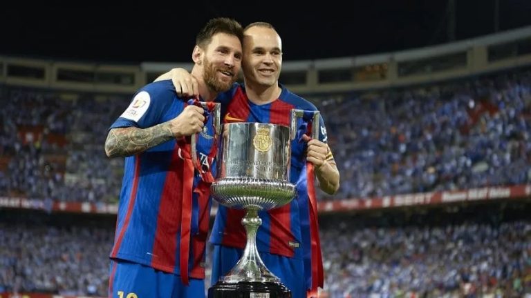 El emotivo mensaje de Messi a Iniesta: “La pelota te va a extrañar y nosotros también”