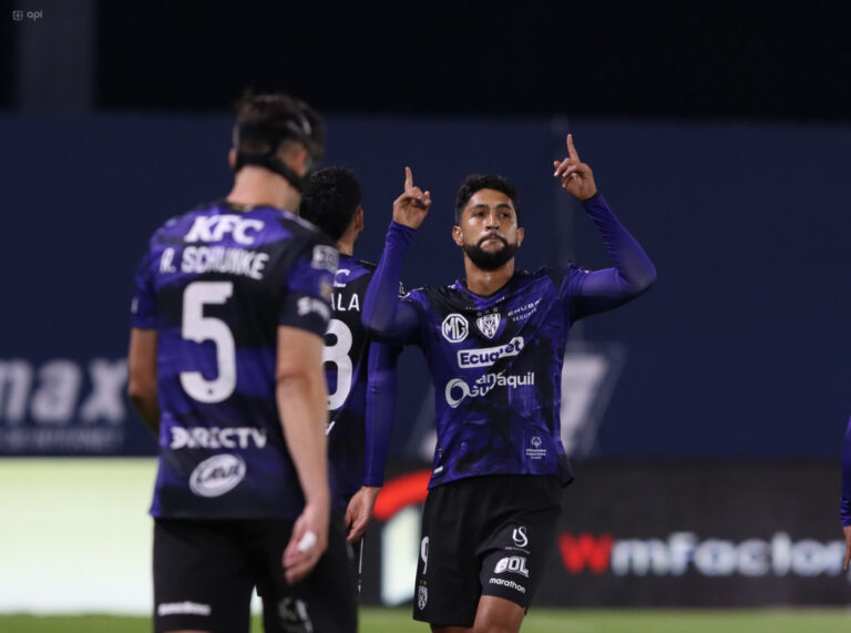 (VIDEO) CON UNO MENOS: IDV venció a Imbabura y es escolta de LDU