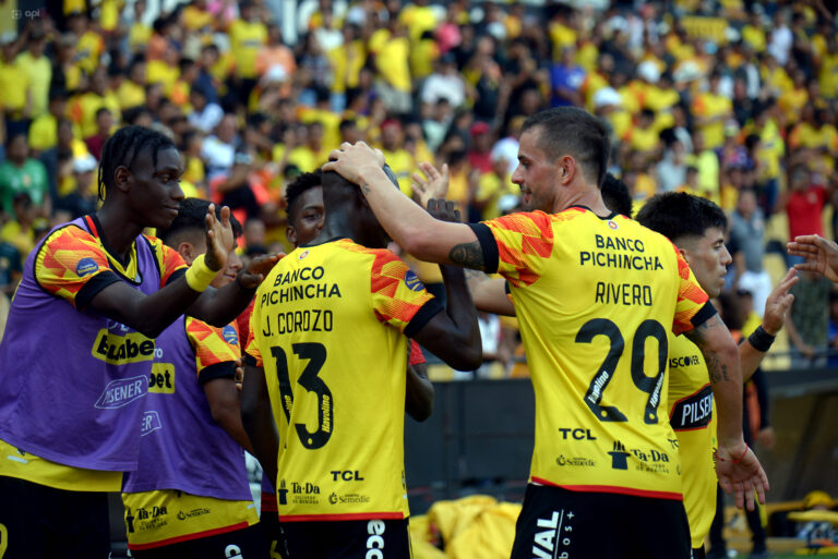 (VIDEO) FLECHAZOS Y A DORMIR: Barcelona goleó a Delfín con Hat-Trick de Janner