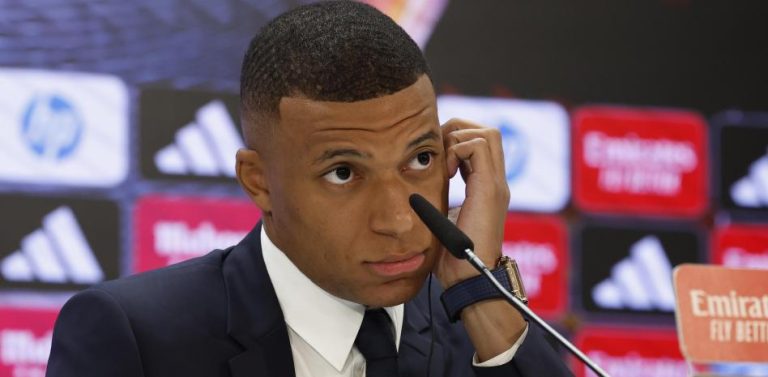 Mbappé vuelve a la carga contra la prensa y apunta al PSG: “Fake news”
