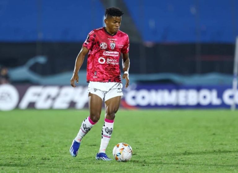 “Alexander” Bolaños se mantiene en actividad en el fútbol amateur