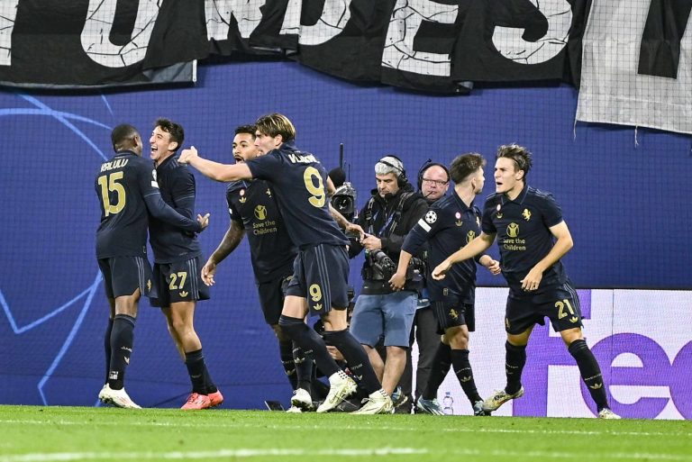 (VIDEO) Gran reacción de la Juve: Remontó con uno menos en Alemania