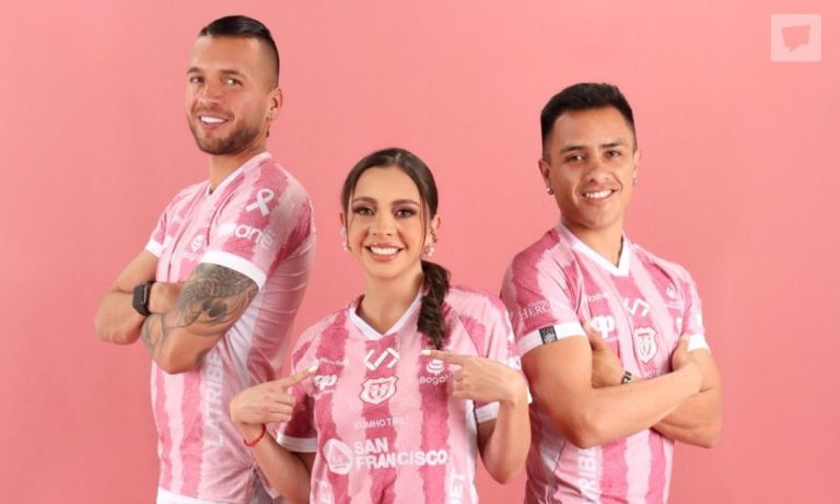 (VIDEO) Técnico Universitario presentó un uniforme conmemorativo