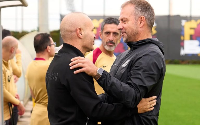 (VIDEO) Iniesta, invitado de lujo en el entrenamiento del Barcelona