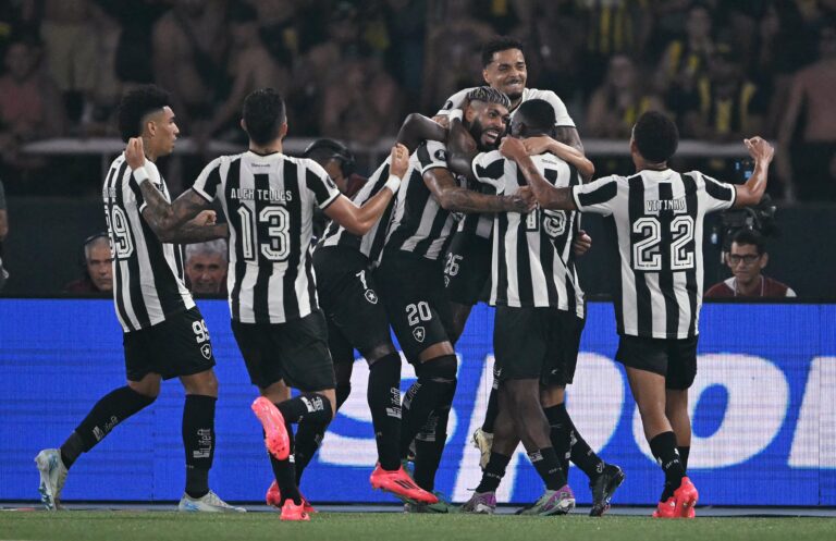 (VIDEO) PIE Y MEDIO EN LA FINAL: Botafogo goleó 5-0 a Peñarol por Libertadores