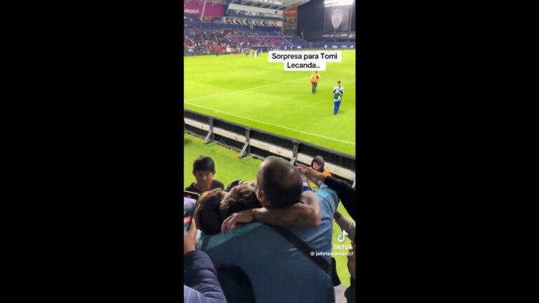 (VIDEO) Lloró de la felicidad: Jugador de Imbabura tuvo una sorpresa única en el estadio de IDV