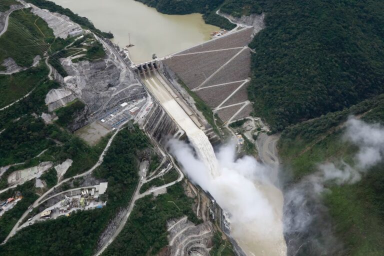 Colombia se negó a vender energía a Ecuador, revela ministra Inés Manzano