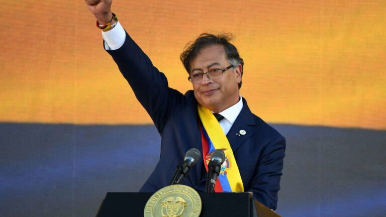 Gustavo Petro llama a la solidaridad latinoamericana ante la crisis energética en Ecuador