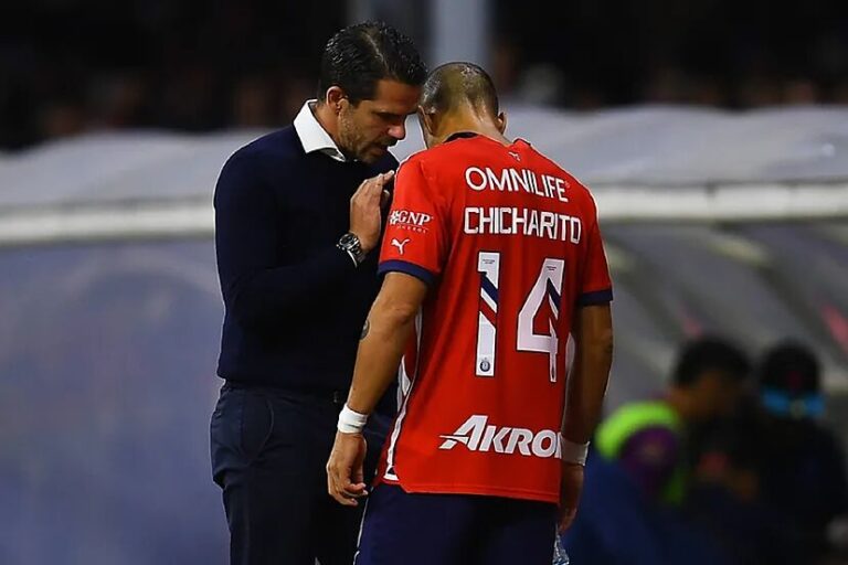 ‘Chicharito’ sobre Gago: “Se manejó con poca ética”