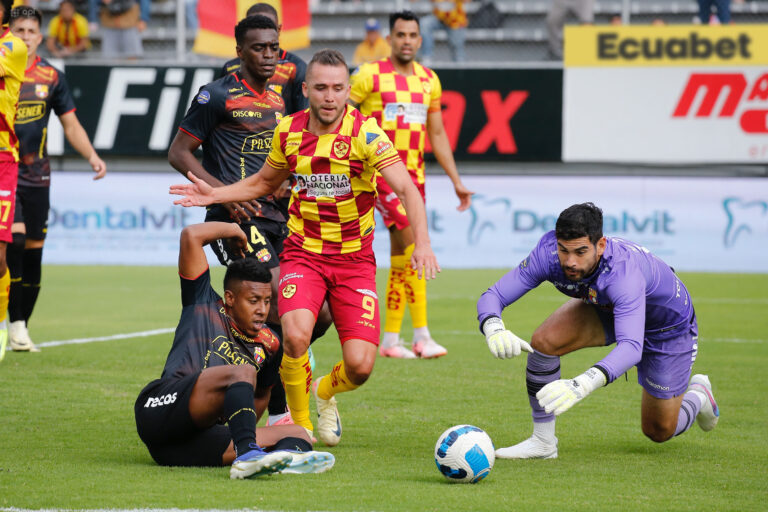 (VIDEO) EMPATE CON SABOR A DERROTA: Barcelona no pudo vencer a Aucas