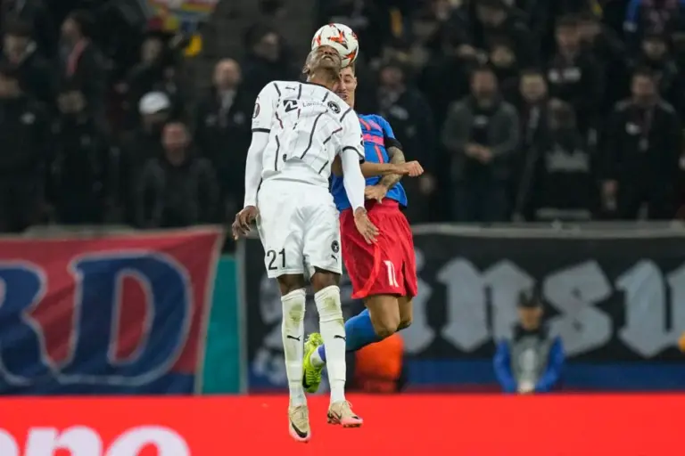 (VIDEO) Denil Castillo fue titular en la derrota de su equipo en la Europa League