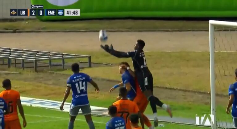 (VIDEO) ¡El tremendo error de Napa en el gol de Libertad!