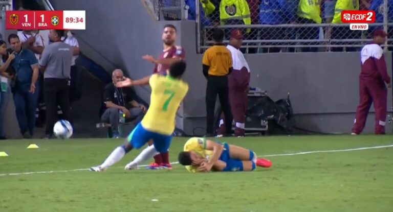 (VIDEO) Tras “atender” a Vinicius: Alexander González salió expulsado en el Venezuela vs Brasil