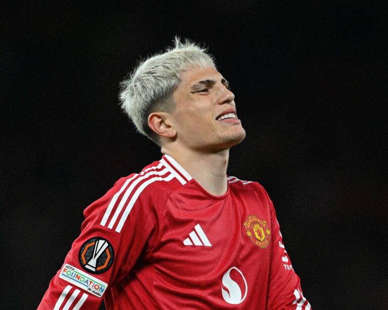 (VIDEO) El tenso cruce entre Garnacho y un hincha del United: “¿Por qué no juegas tú?”