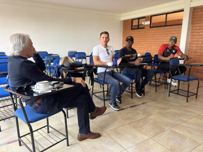 Antonio Valencia: “Estudio para tener el título, muy pronto tendré la licencia”