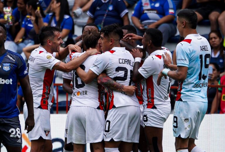 (VIDEO) QUIEREN FINAL: LDU ganó y hunde a Emelec al fondo de la tabla