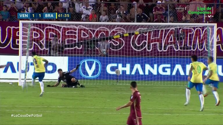(VIDEO) ¡FIGURA! Rafael Romo atajó el penal a Vinicius Jr
