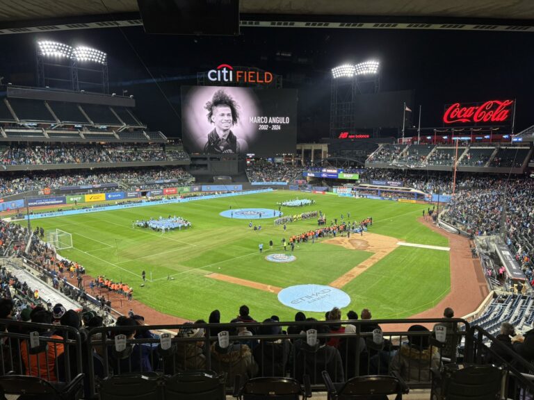 En la MLS homenajearon a Marco Angulo