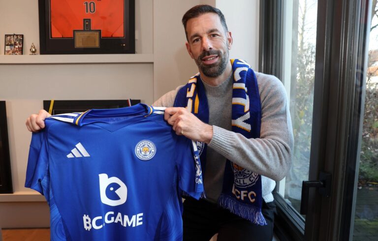 Ruud Van Nistelrooy es nuevo entrenador de Leicester