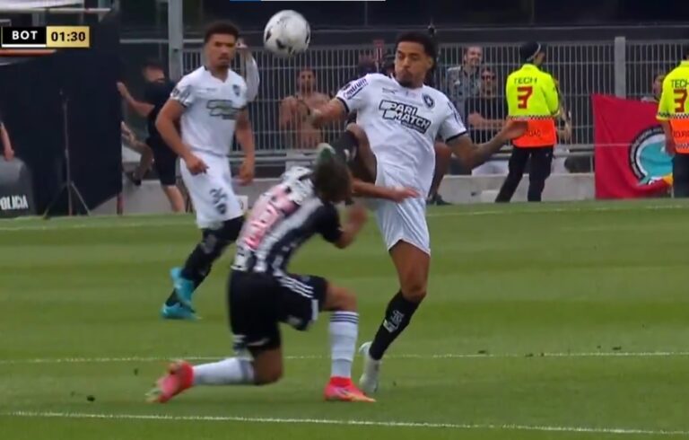 (VIDEO) ¡A LOS 35 SEGUNDOS! Expulsado de la final de la Libertadores por este patadón