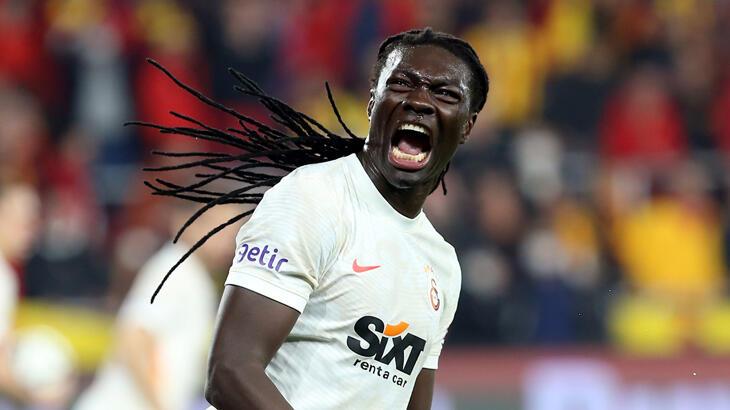 Gomis anunció su retiro del fútbol profesional