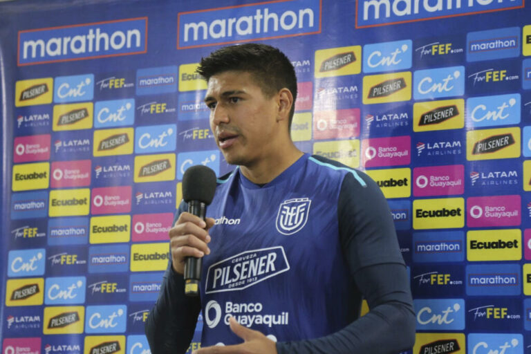 (VIDEO) Xavier Arreaga arribó a Guayaquil para sumarse a La TRI
