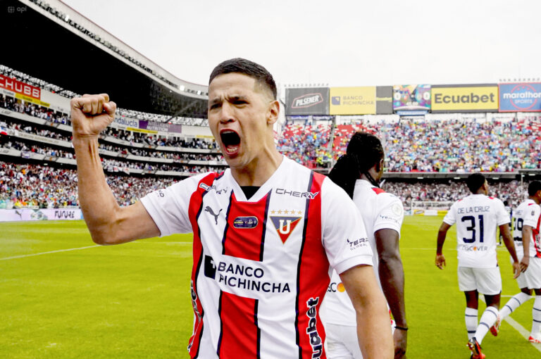 (VIDEO) LA 13 ESTÁ CERCA: LDU GOLEÓ A IDV EN LA FINAL DE IDA