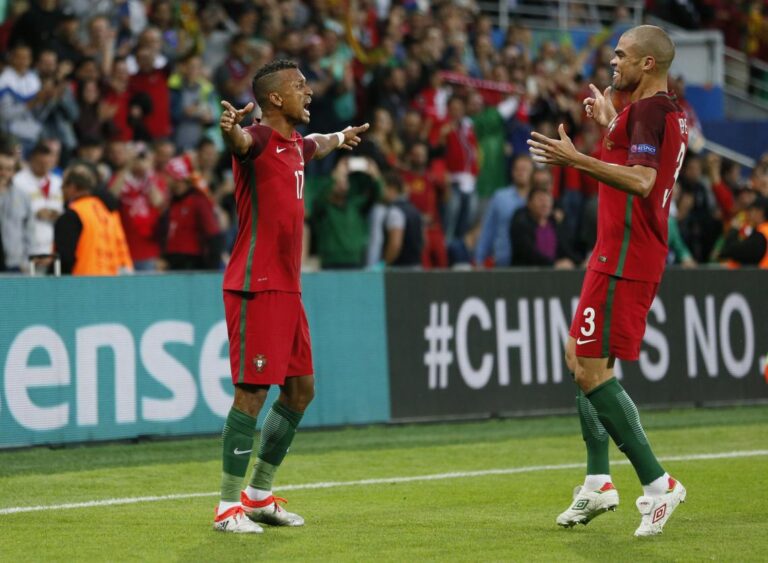 Los jugadores emblemáticos que se retiraron del fútbol en 2024