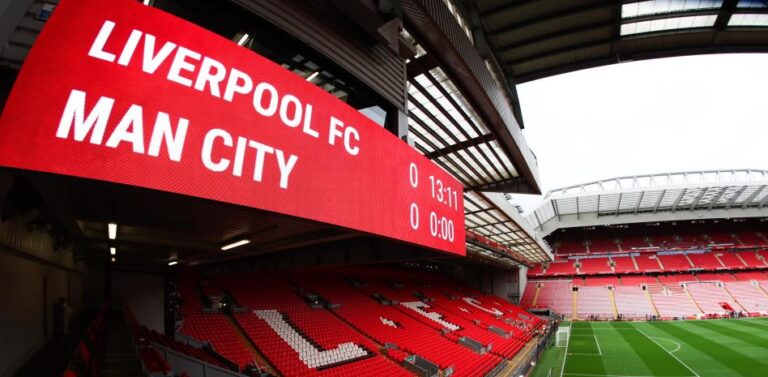 Nueve detenidos por cánticos ofensivos en el Liverpool-Manchester City