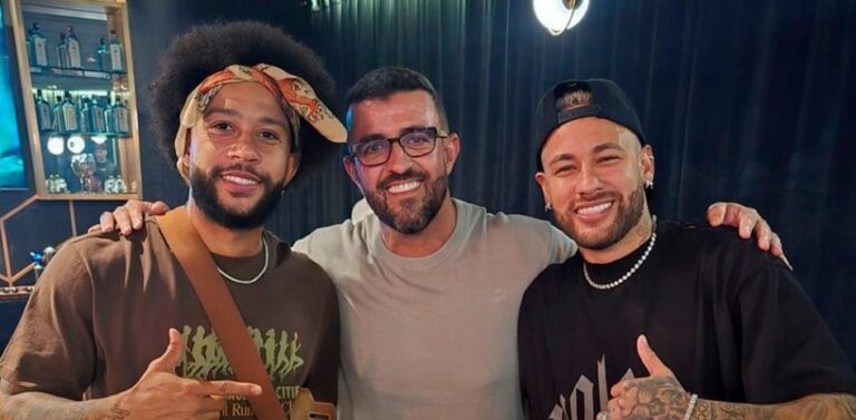 Memphis Depay, a Neymar: “Vente al Corinthians”