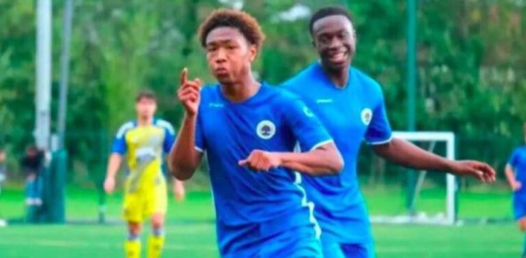 Muere una promesa del fútbol a los 17 años en pleno partido