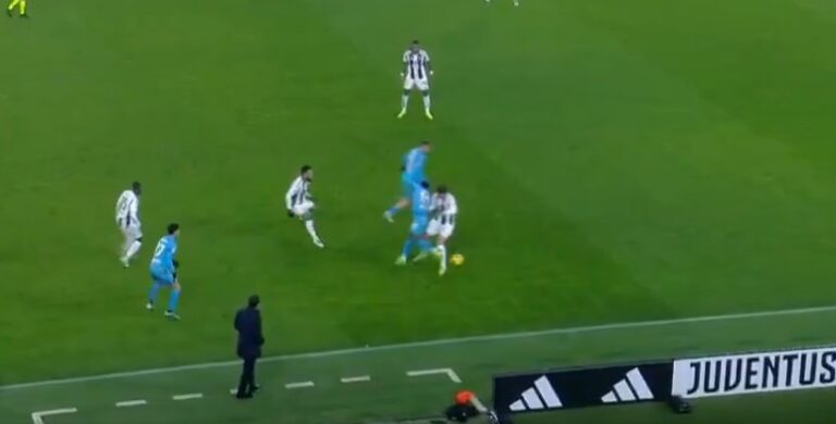 (VIDEO) El lujo de John Yeboah que dejó pasmado a un defensa de la Juventus