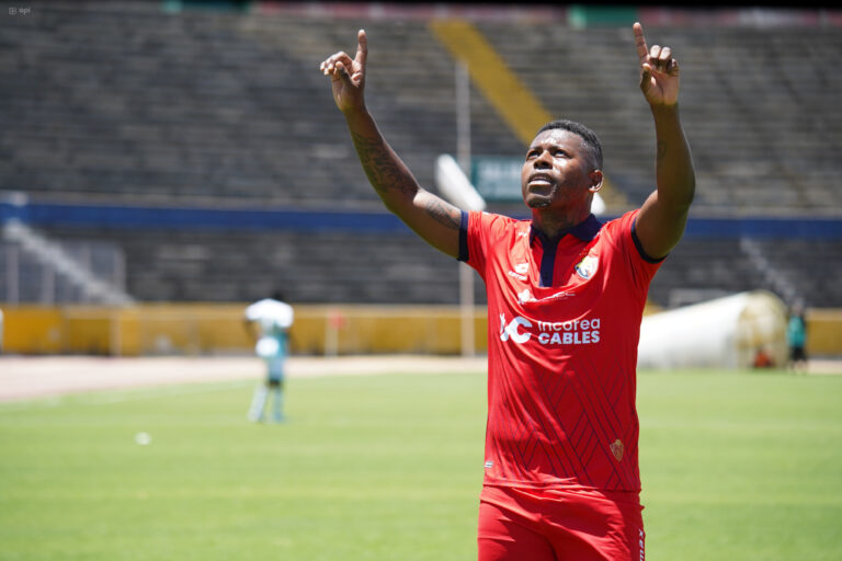 LDU estaría interesado de Gabriel Cortéz