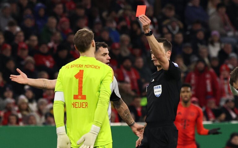(VIDEO) Manuel Neuer fue EXPULSADO por primera en su carrera