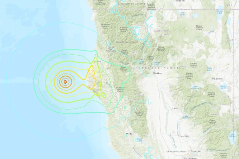 Un terremoto de magnitud 7,0 sacude el norte de California y provoca alerta de tsunami