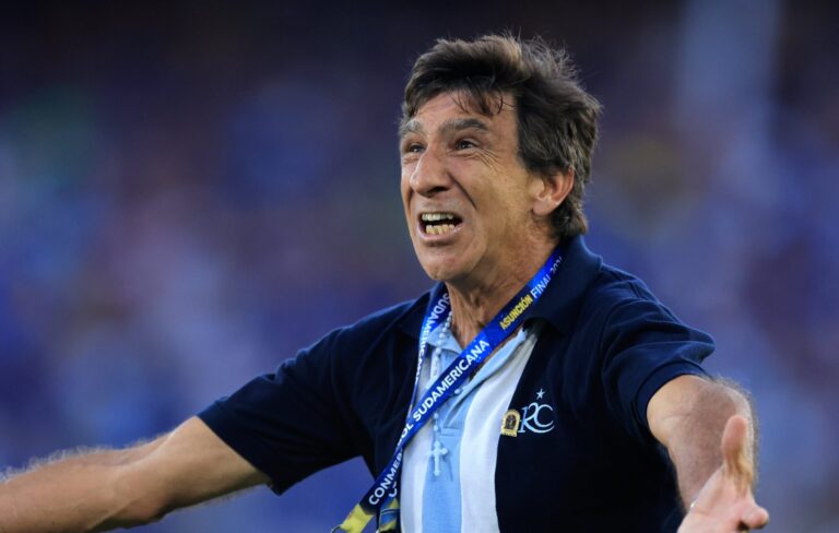 Gustavo Costas seguirá siendo el entrenador de Racing