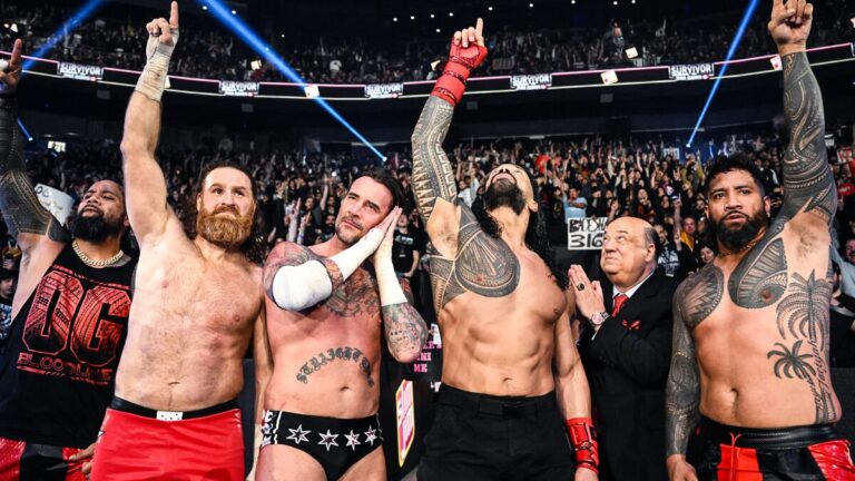 Roman Reigns y CM Punk triunfan en Survivor Series
