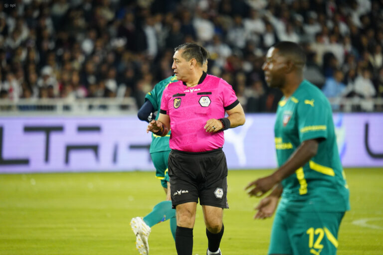 ¡Polémica por Byron Moreno! Por esto terminó pitando el LDU vs Alianza Lima