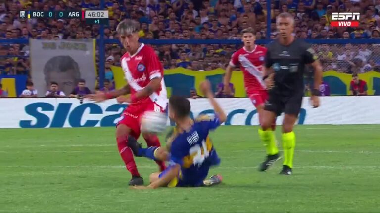 (VIDEO) ¿ERA ROJA? La patada de Ander Herrera que encendió las redes sociales