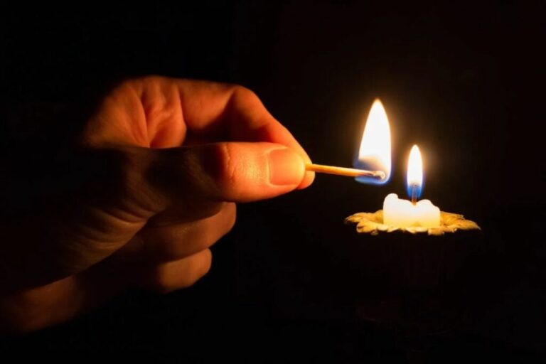 Moradores de un sector de Quito reportan 30 horas sin luz