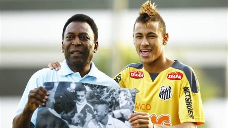 (VIDEO) GRACIAS A LA IA: Pelé le dio la bienvenida a Neymar por su regreso al Santos