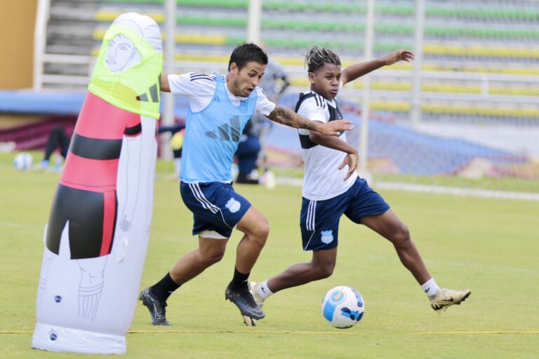 Posible once de Emelec para enfrentar a BSC en la ‘Noche Amarilla’