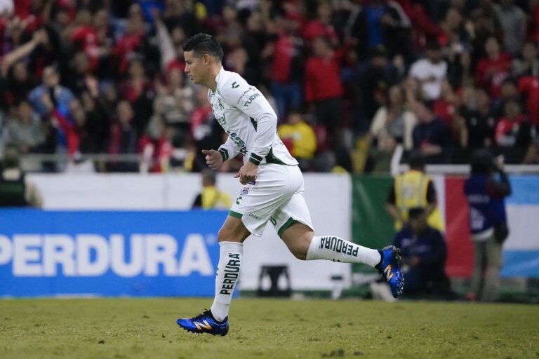 (VIDEO) James comenzó su aventura en León: así le fue en su debut