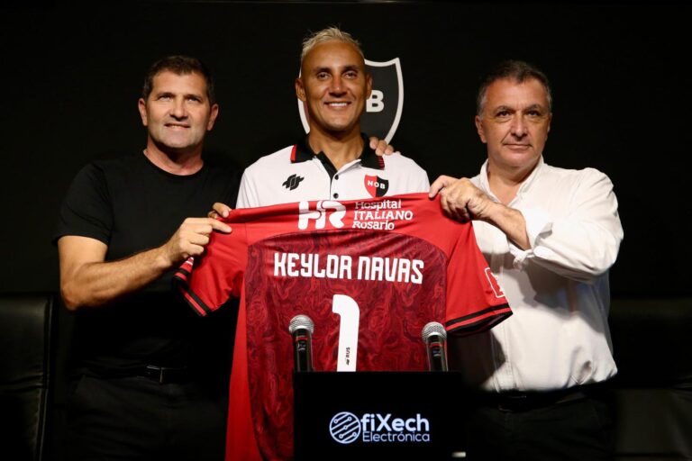 Keylor Navas, presentado por Newell’s Old Boys: “Estoy listo para jugar”