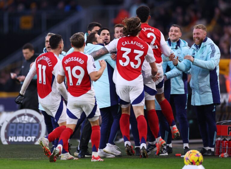 (VIDEO) Arsenal ganó y sigue segundo en la Premier League